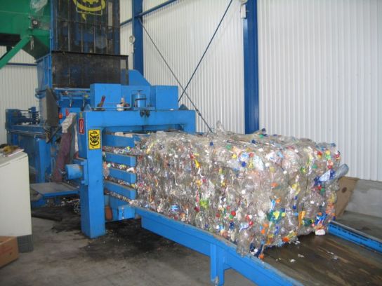 Lisování dotříděného materiálu