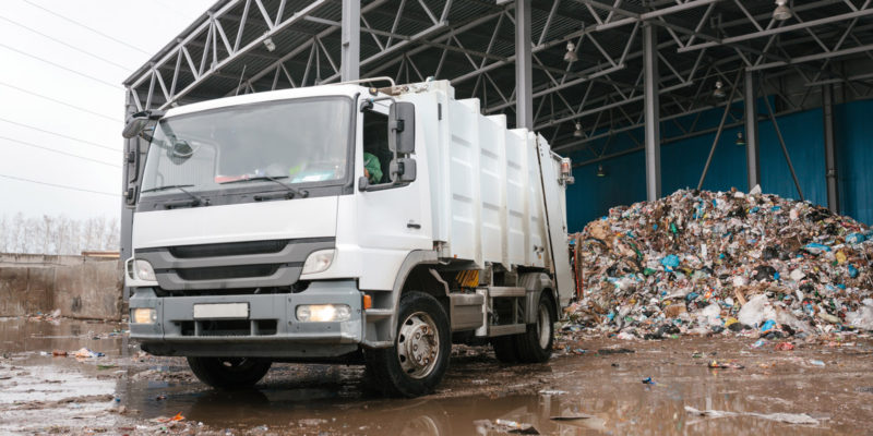 Vytříděné odpady sváží svozová vozidla na příslušné dotřiďovací linky nebo překladiště.