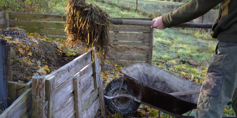 Tradičním způsobem sběru a zároveň recyklace bioodpadu na vesnicích jsou komposty.