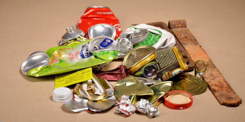 Kovové odpady v domácnosti jsou tvořeny zejména hliníkem a železem.