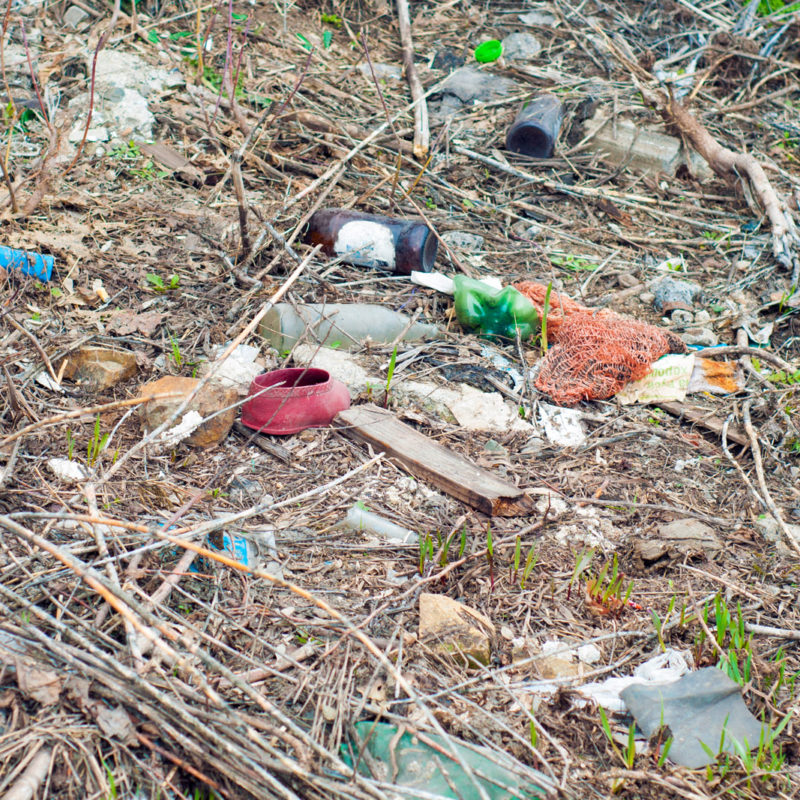 Skleněný odpad a další littering