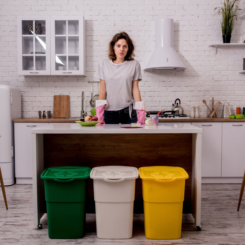 Nádoby na tříděný odpad má smysl mít v kuchyni, protože ta je místem, kde vzniká většina domovních odpadů.