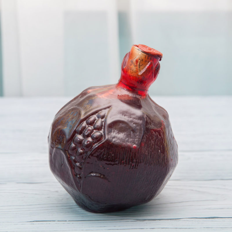 V minulosti se lahve s korkovým uzávěrem přelévaly voskem, který tvořil další bariéru proti vysychání vína a zároveň i vzdušné vlhkosti.