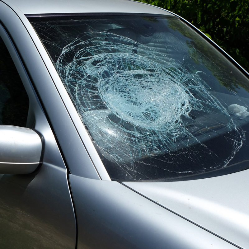 Při částečném poškození automobilu je místem, kde dochází k výměně rozbitého dílu a odeslání k jeho recyklaci autoservis.