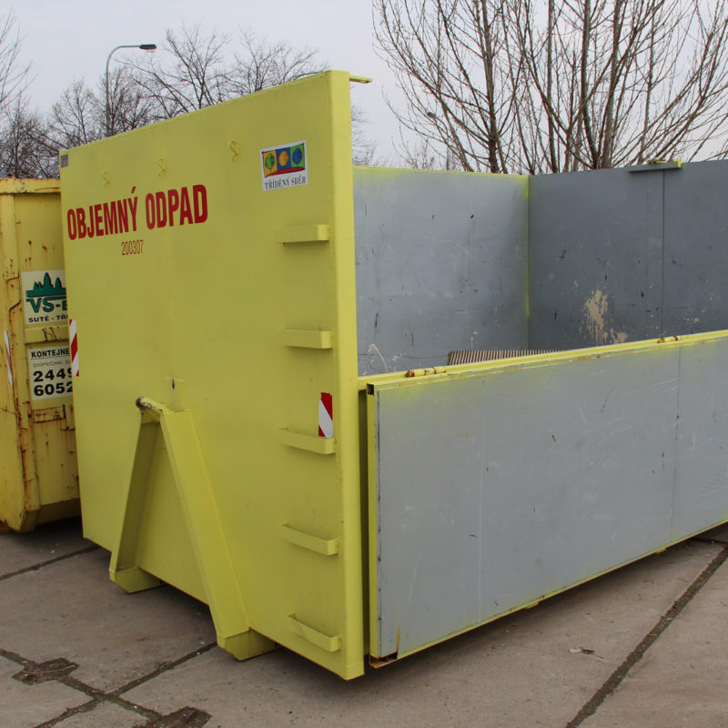 Objemný odpad se třídí do velkokapacitních kontejnerů na sběrných dvorech, sběrných místech nebo při mobilních svozech.